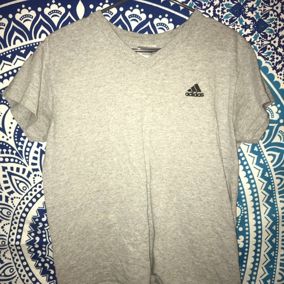 Simple v-neck adidas t-shirt - Picture 1 of 4